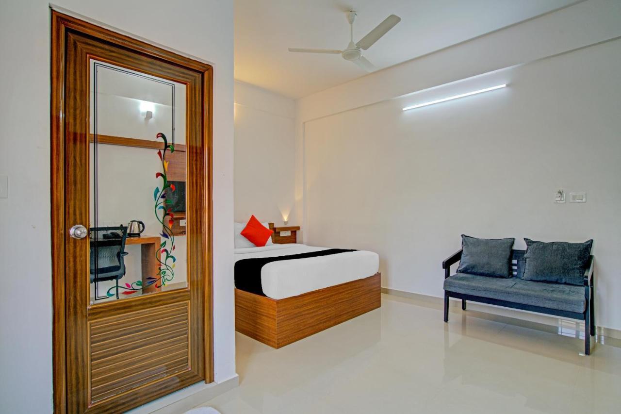 Hotel Vaccinated Staff- Capital O 74715 Phoenix Holidays Kochi Exteriér fotografie