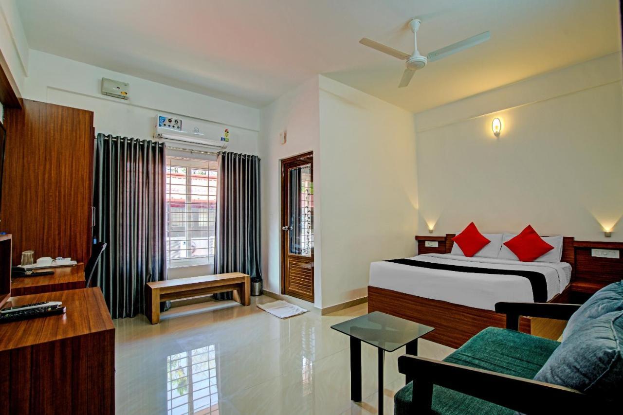 Hotel Vaccinated Staff- Capital O 74715 Phoenix Holidays Kochi Exteriér fotografie