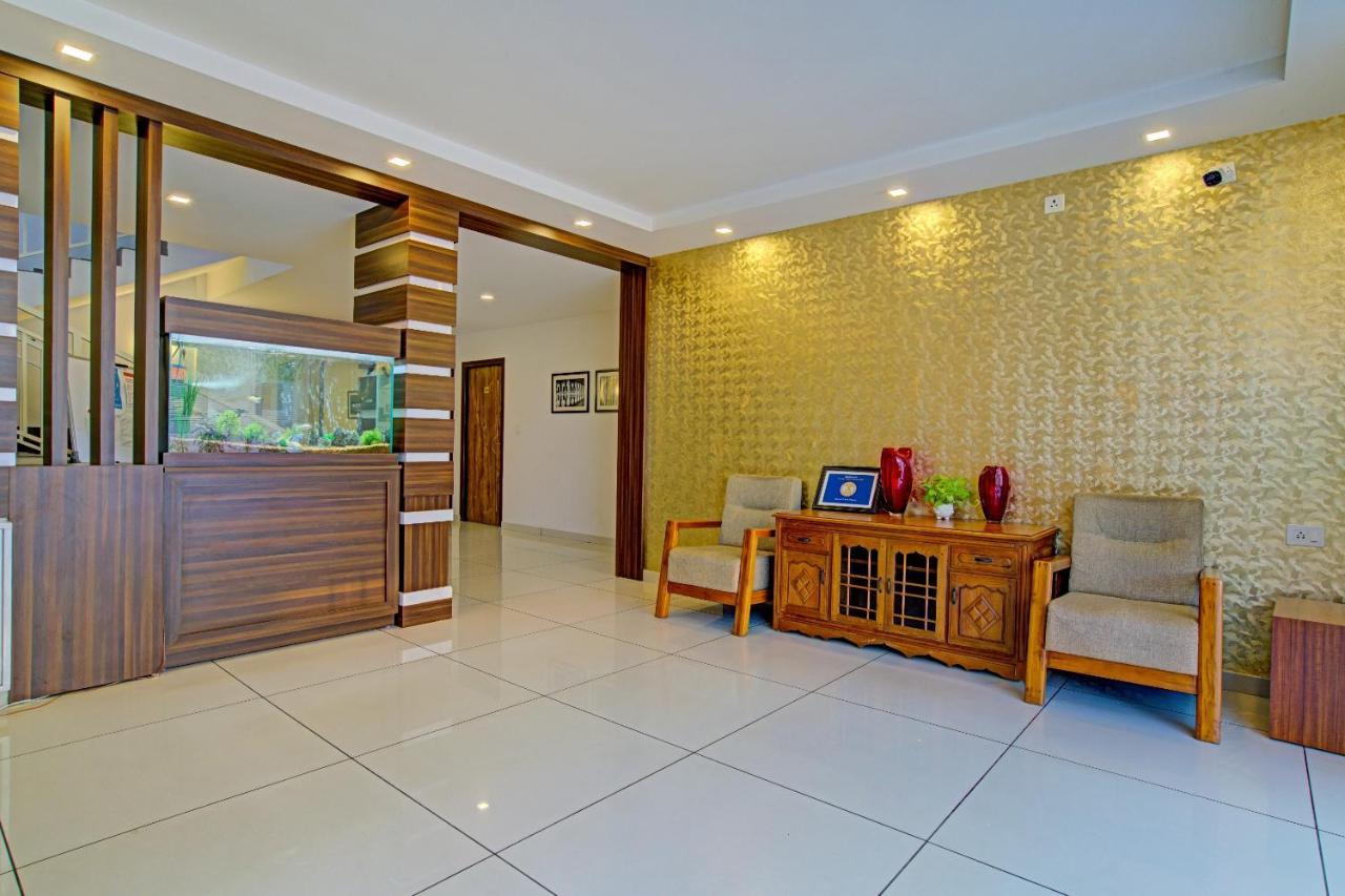 Hotel Vaccinated Staff- Capital O 74715 Phoenix Holidays Kochi Exteriér fotografie