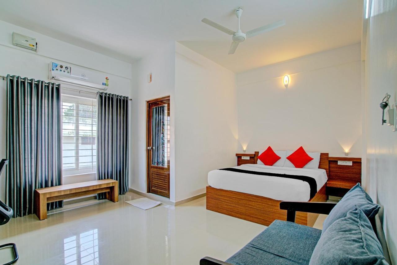 Hotel Vaccinated Staff- Capital O 74715 Phoenix Holidays Kochi Exteriér fotografie
